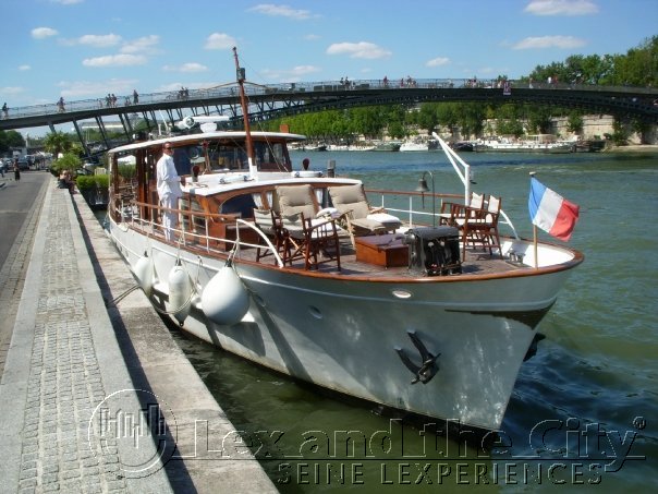Rondvaart prive luxe jacht Parijs Seine  (12).jpg