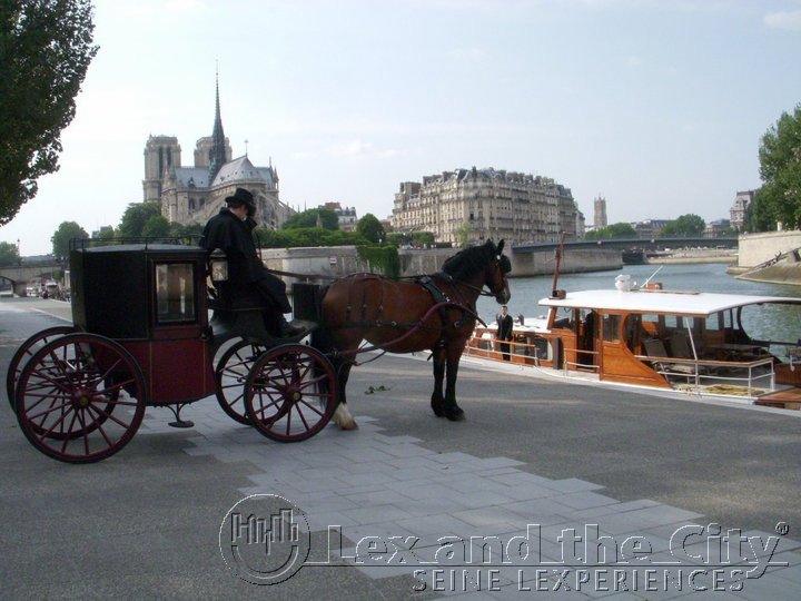 Rondvaart prive luxe jacht Parijs Seine  (24).jpg