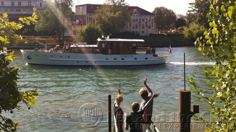 Rondvaart prive luxe jacht Parijs Seine  (32).jpg