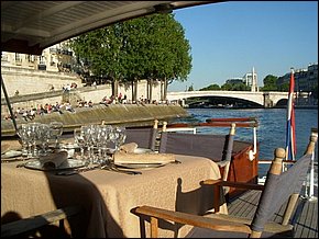 Rondvaart prive luxe jacht Parijs Seine  (16).jpg
